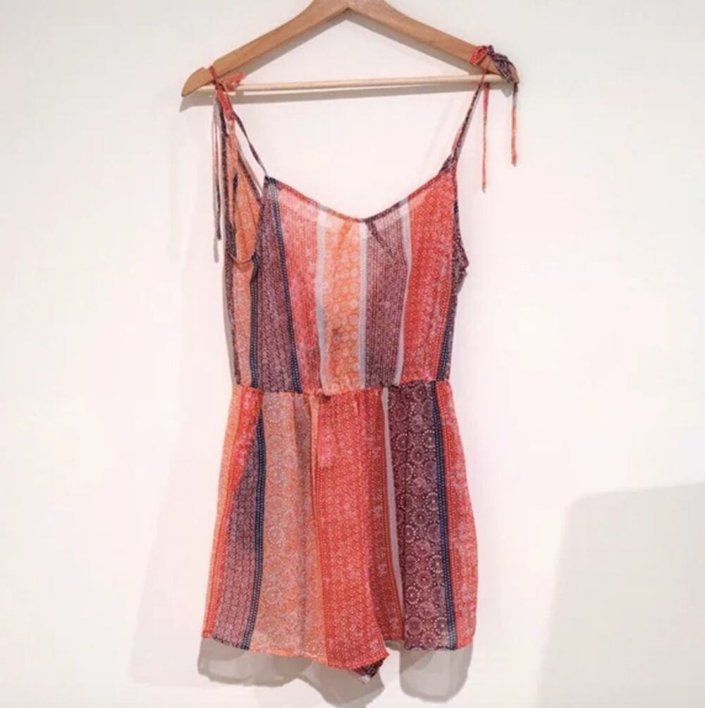 NEW BCBG MaxAzria Red White Sheer Print Patterned Tie Tank Top Shorts Romper S